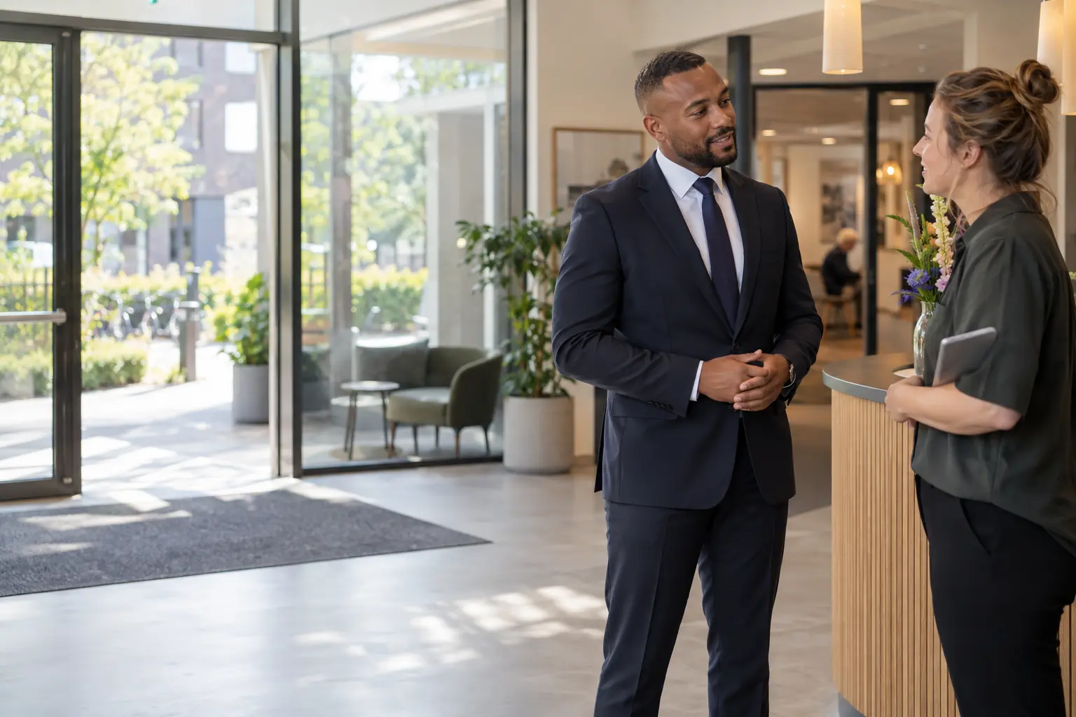 Gastvrije beveiliging bij de entree van een opvanglocatie